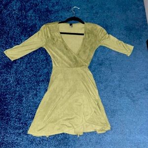 Cute green dress small